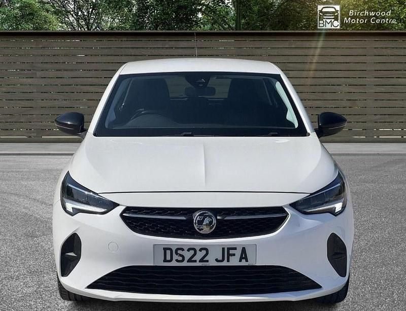Second-hand Vauxhall Corsa Edition 75 CP (55 kW) 2022 Alb Hatchback