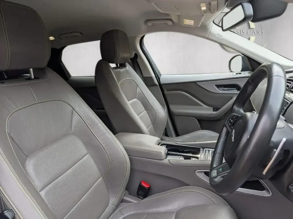 Second-hand Jaguar F-Pace R-Sport 250 CP (183 kW) 2018 Gri SUV