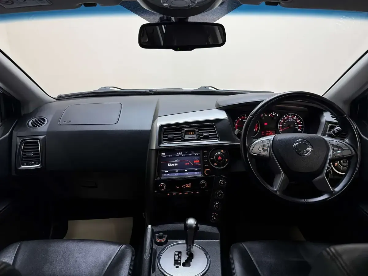 Used SsangYong Musso 181 HP (133 kW) 2019 White Pickup