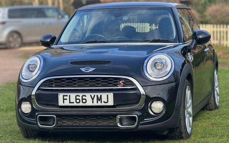 Używany Mini Cooper S Hatch 192 KM (141 kW) 2016 Czarny Hatchback