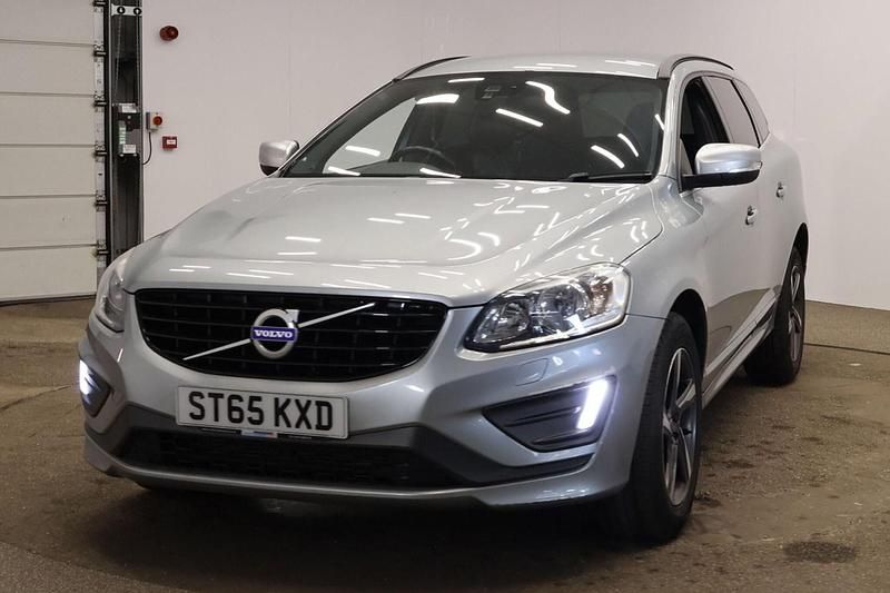 Used Volvo XC60 R-Design 190 HP (139 kW) 2015 Silver SUV