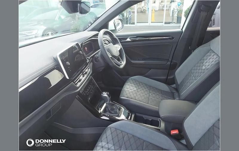 Used VW T-Roc R-line 150 HP (110 kW) 2025 White SUV