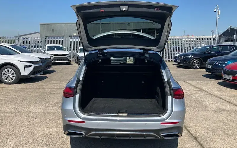 Usado Mercedes E220 AMG line 197 CV (144 kW) 2025 Familiar
