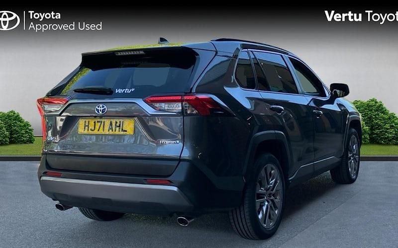 Usado Toyota RAV4 218 HP (160 kW) 2025 SUV