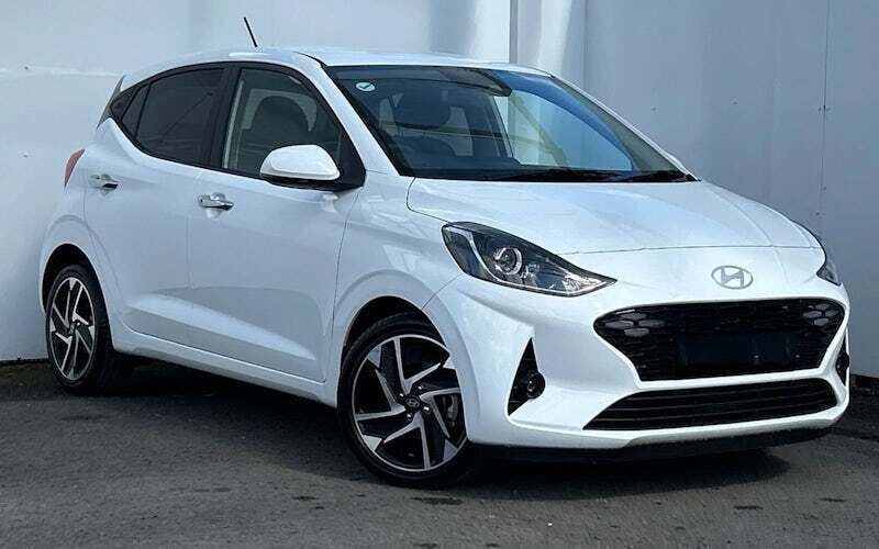 White New 2025 Hyundai i10 Premium Hatchback | £15,951 (Fair price) - Image 1/4