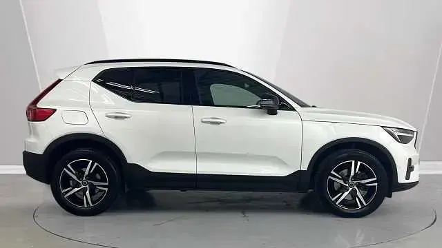 Used Volvo XC40 Plus 161 HP (118 kW) 2024 White SUV