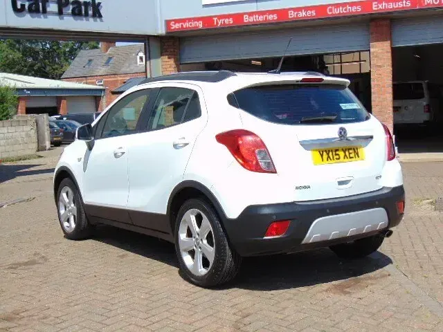 Used Vauxhall Mokka 130 HP (95 kW) 2015 White SUV