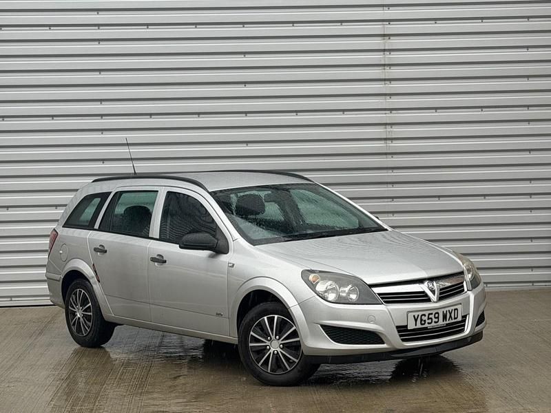 Used Vauxhall Astra 2009 Silver Estate