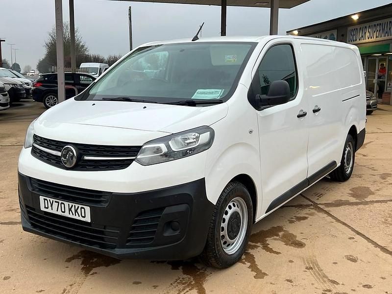 Used Vauxhall Vivaro Edition 120 HP (88 kW) 2020 White MPV