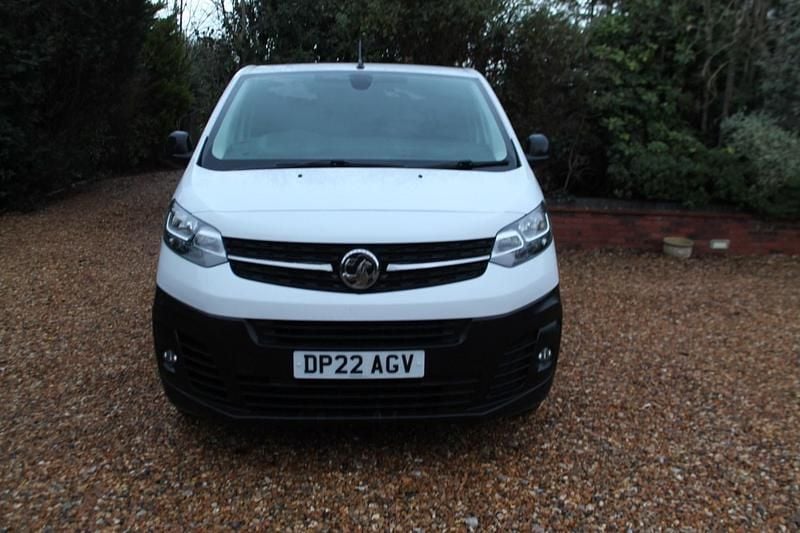 Used Vauxhall Vivaro 100 HP (73 kW) 2022 White MPV