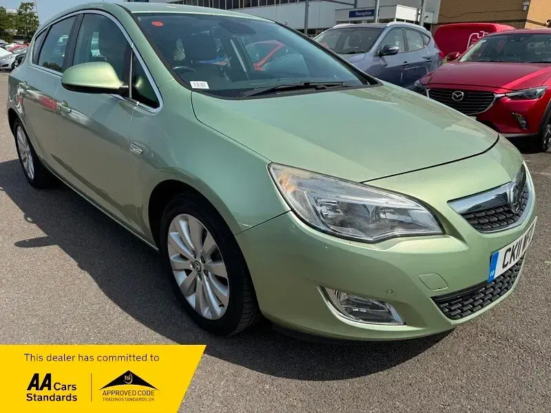 Used Vauxhall Astra Elite 113 HP (83 kW) 2011 Green Hatchback