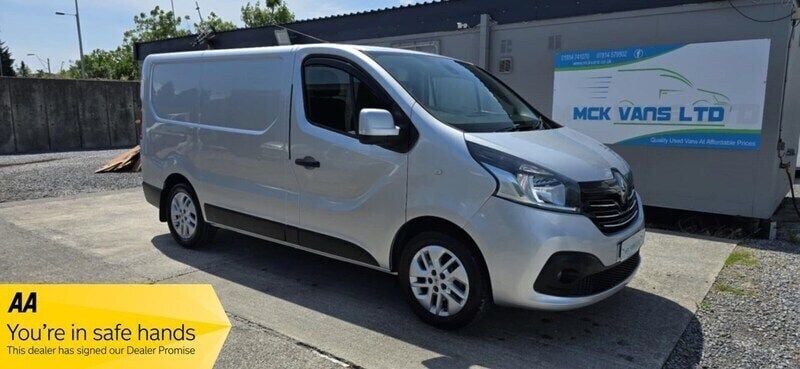 Silver Used 2015 Renault Trafic Van | £8,495 (Good price) - Image 1/4