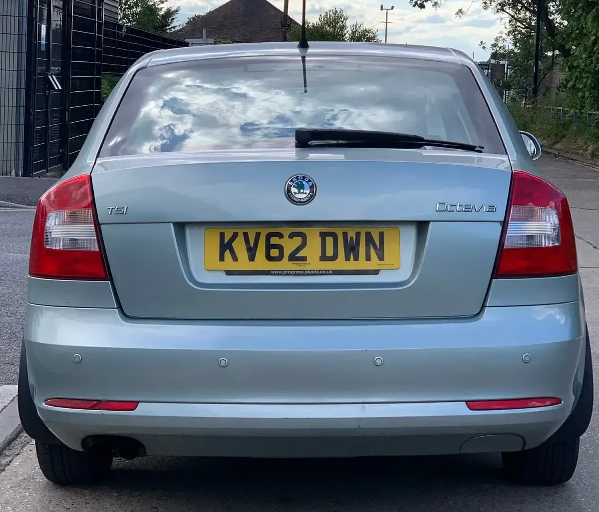 Used Skoda Octavia SE 122 HP (89 kW) 2011 Green Hatchback