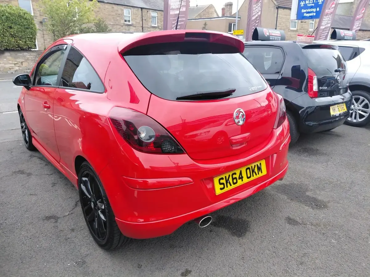 Second-hand Vauxhall Corsa Edition 2014 Roșu Hatchback