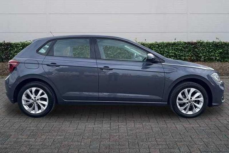 Usado VW Polo Style 95 HP (69 kW) 2024 Cinzento Citadino