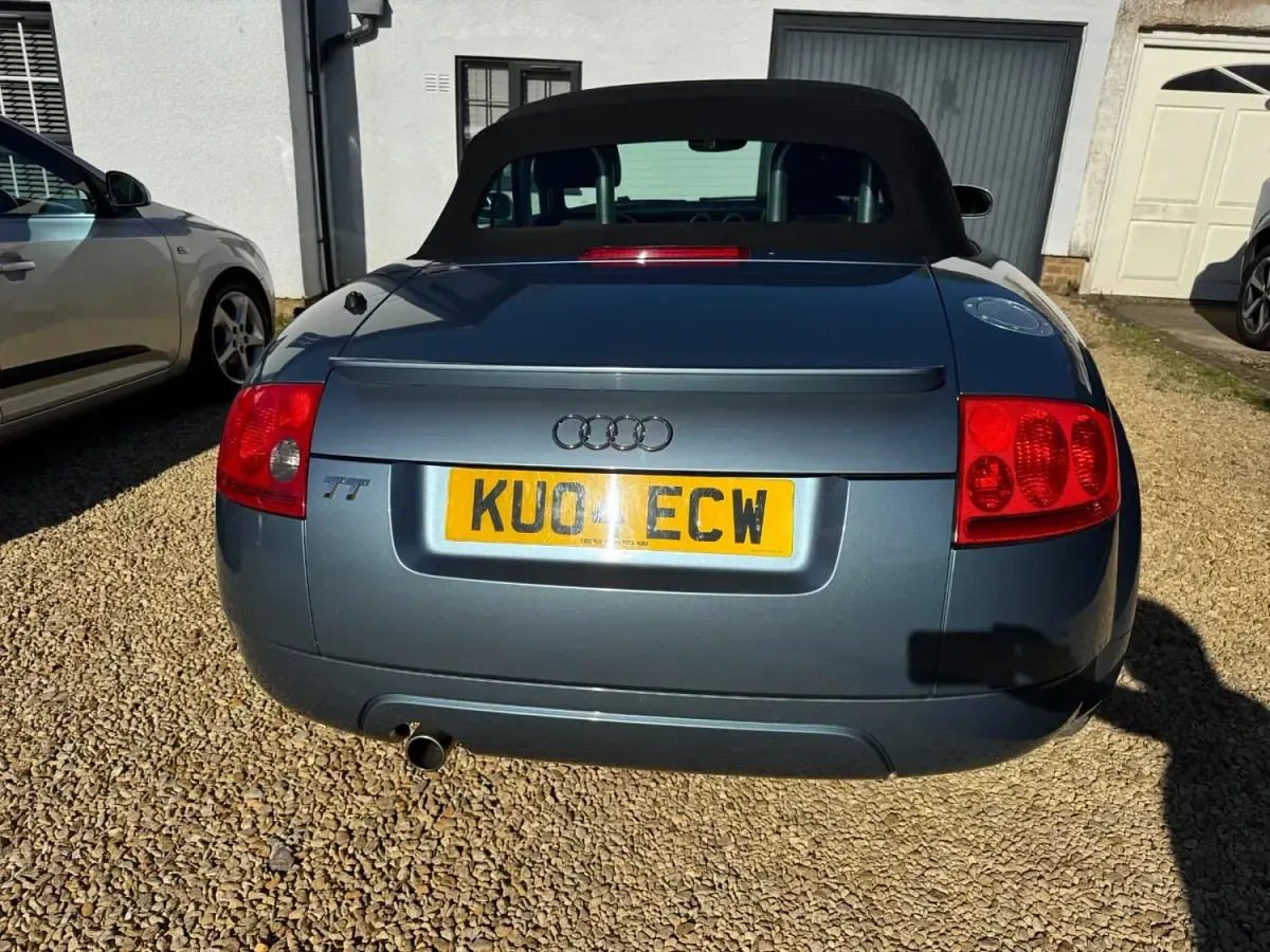 Begagnad Audi TT 2004 Blå Sportkupé