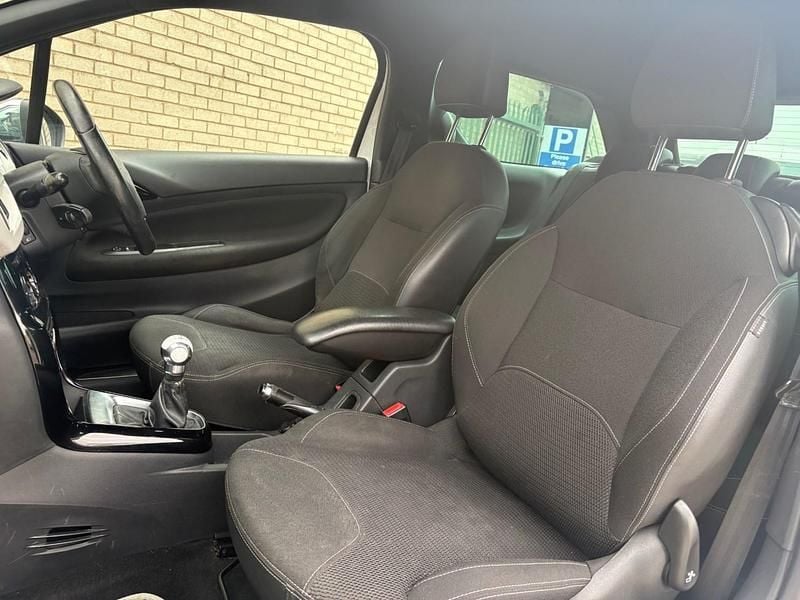 Used Citroën DS3 2011 White Hatchback