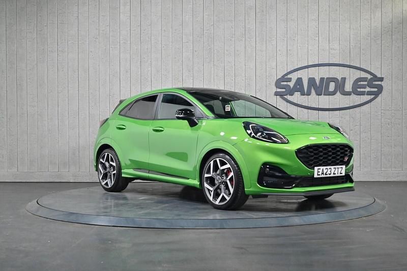 Green Used 2023 Ford Puma ST Hatchback | £19,399 (Fair price) - Image 1/4