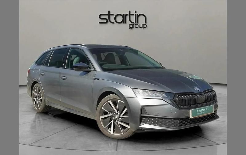 Used Skoda Octavia SportLine 147 HP (108 kW) 2025 Grey Estate