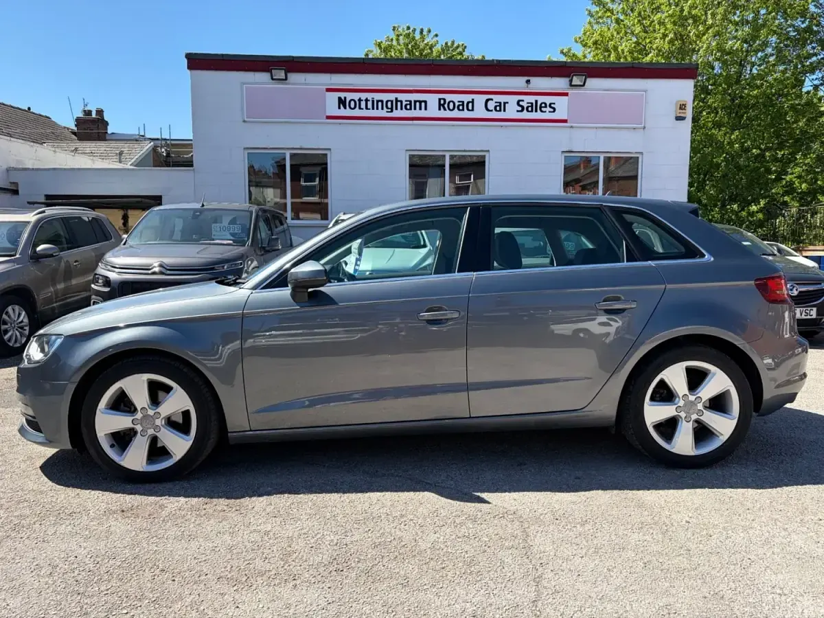 Usado Audi A3 Sport 2016 Cinzento Citadino