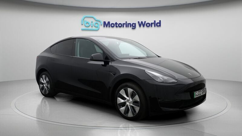 Used 2022 Tesla Model Y Long Range SUV | £23,300 (Super price) - Image 1/4
