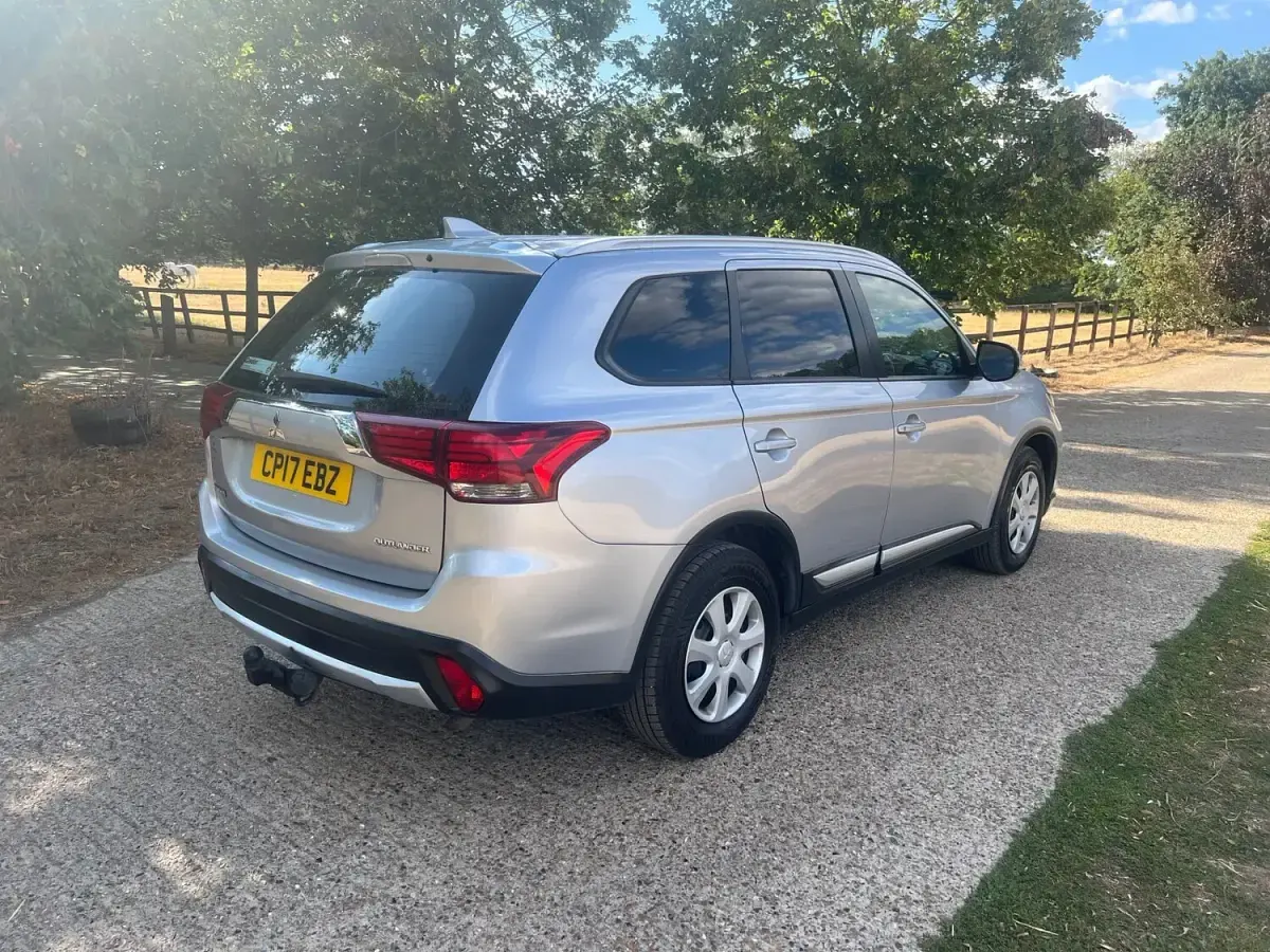 Used Mitsubishi Outlander 147 HP (108 kW) 2017 Silver SUV
