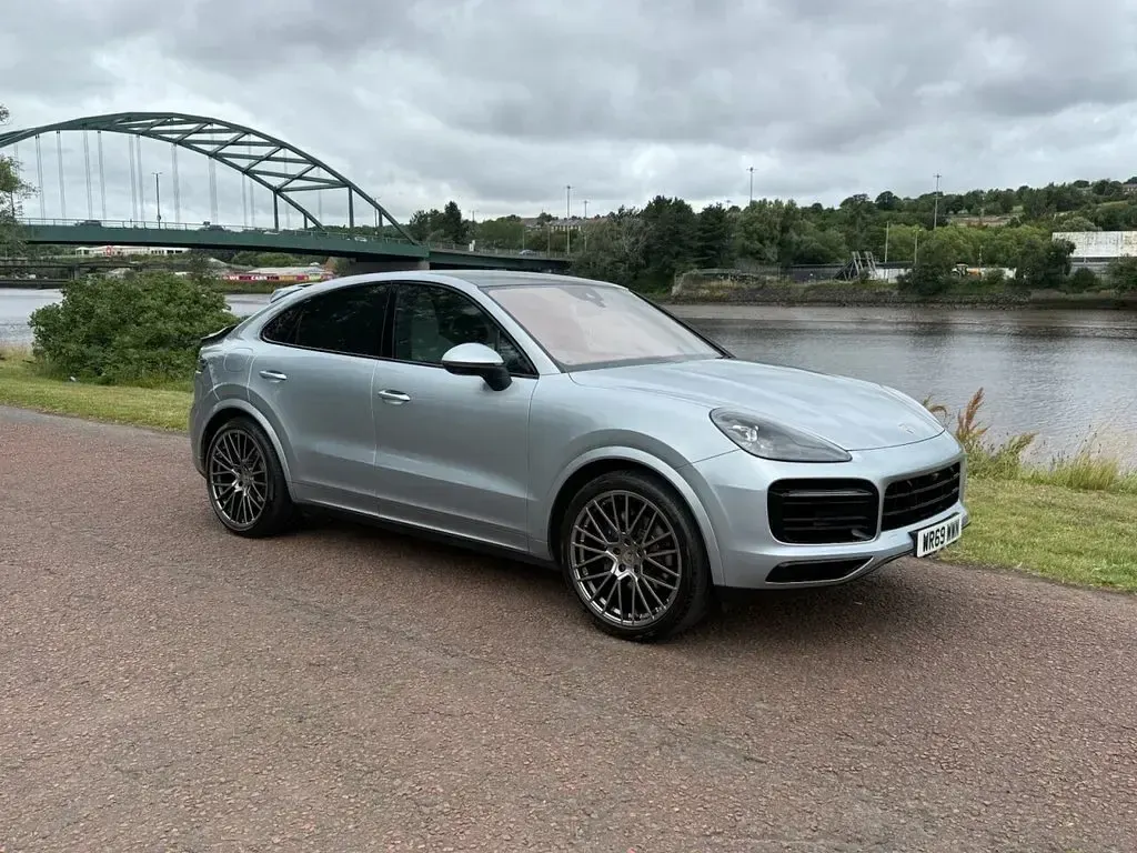 Used Porsche Cayenne 340 HP (250 kW) 2019 Silver SUV