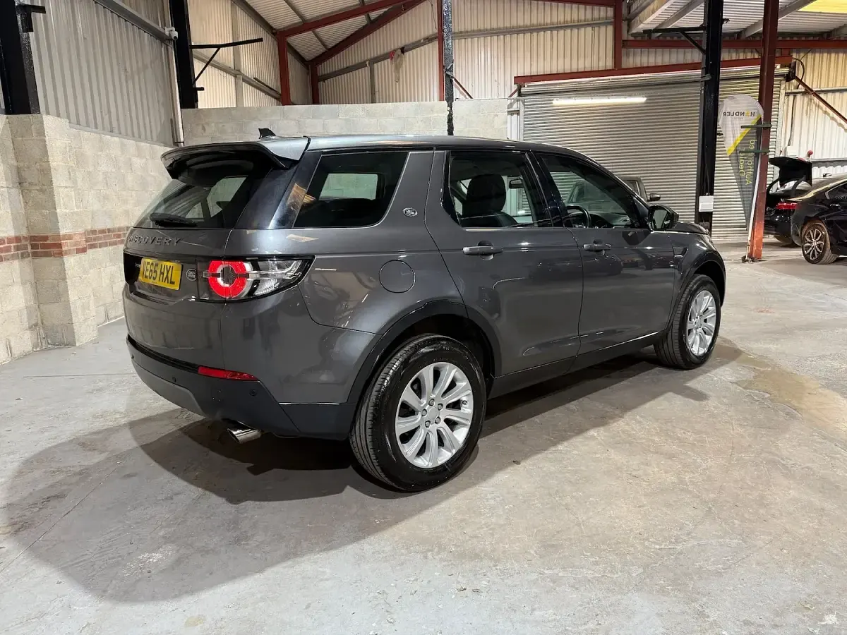 Used Land Rover Discovery Sport SE 180 HP (132 kW) 2016 Grey SUV