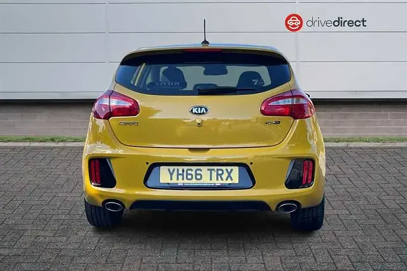 Used Kia Ceed GT-Line 134 HP (98 kW) 2016 Yellow Hatchback