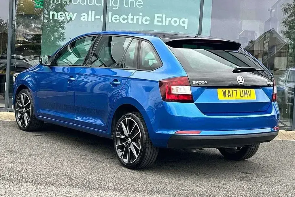 Used Skoda Rapid Sport 108 HP (79 kW) 2017 Race blue metallic Hatchback