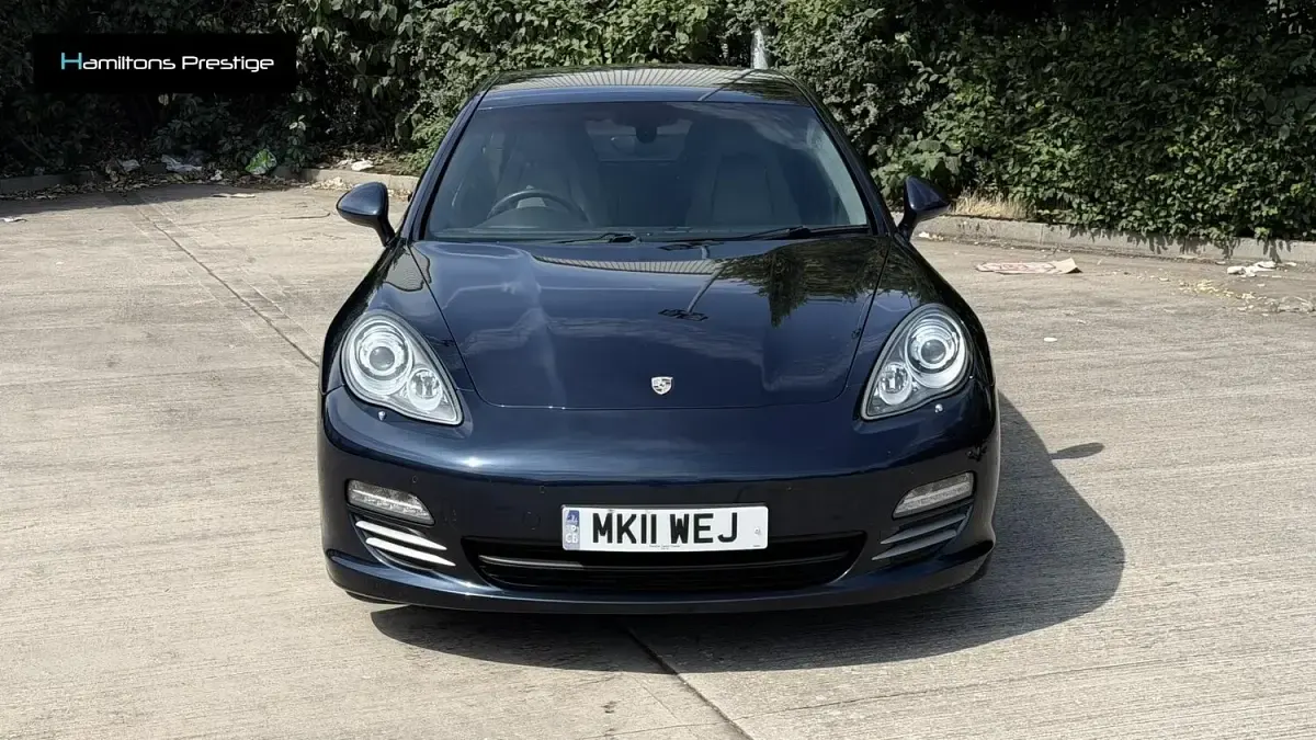 Used Porsche Panamera 300 HP (220 kW) 2011 Blue Hatchback