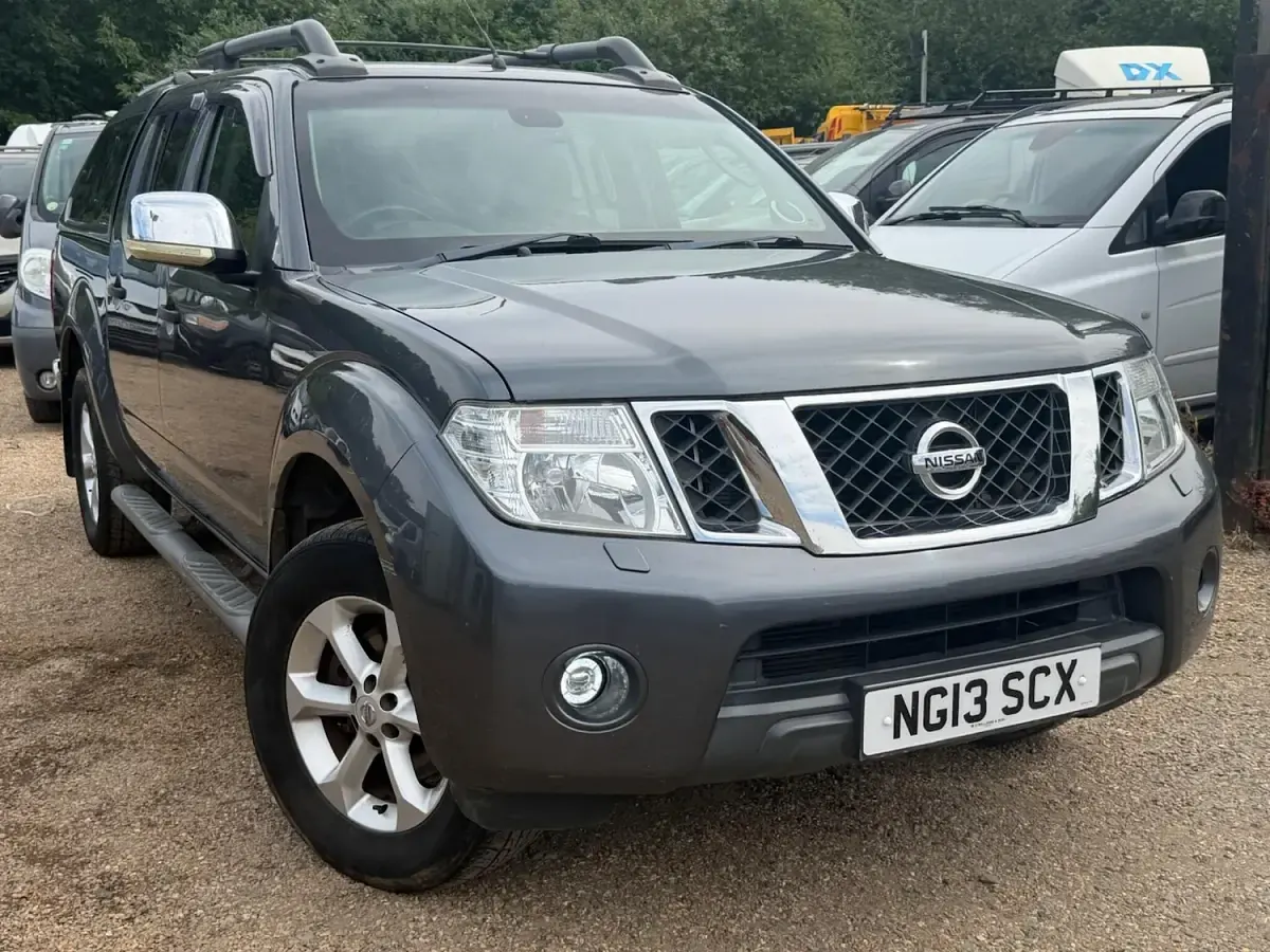 Used Nissan Navara Tekna 2013 Grey Pickup