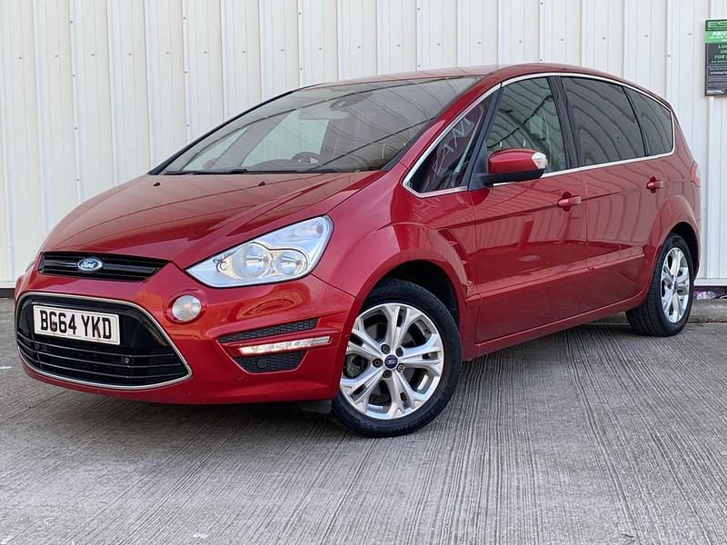 Used Ford S-MAX Titanium 115 HP (84 kW) 2014 Red MPV