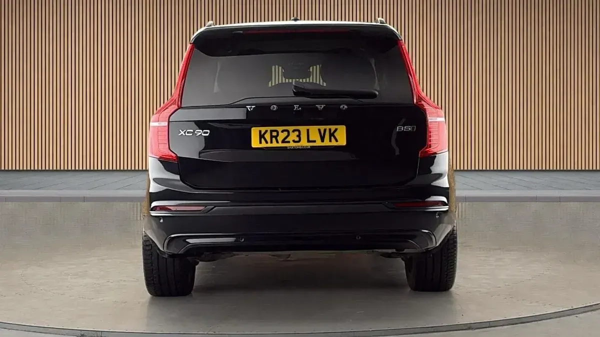 Used Volvo XC90 Plus 235 HP (172 kW) 2023 Onyx black SUV