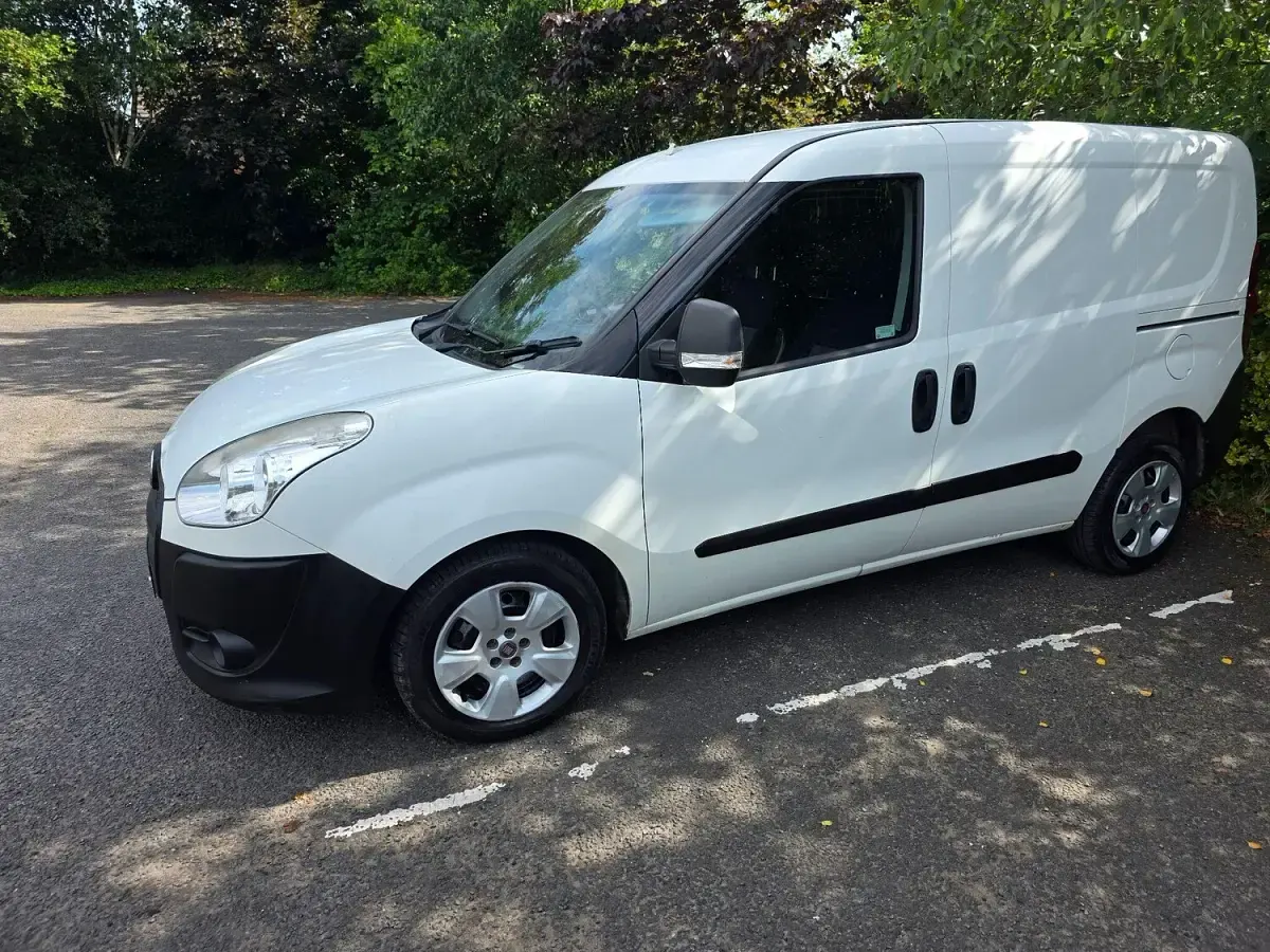 Used Fiat Doblò 90 HP (66 kW) 2015 White MPV
