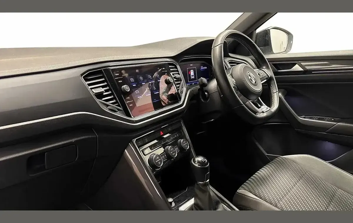 Used VW T-Roc R-line 150 HP (110 kW) 2022 Silver SUV
