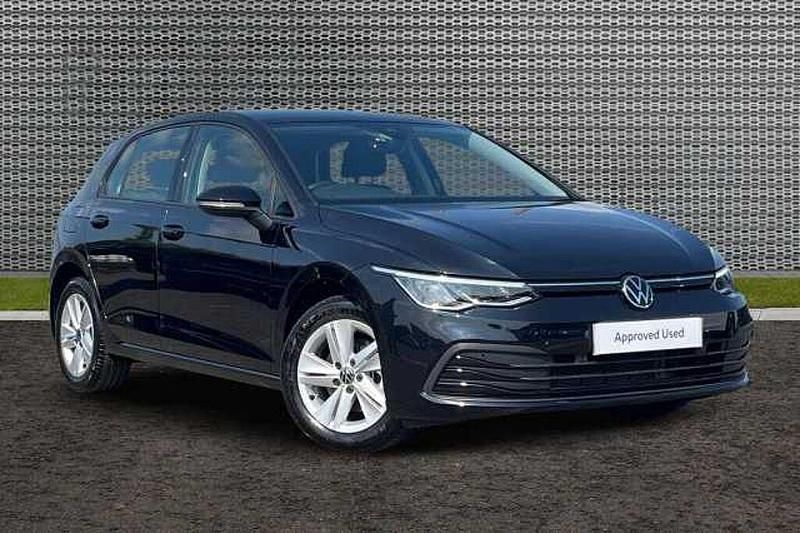 Used 2024 VW Golf VIII | £21,259 (Super price) - Image 1/4