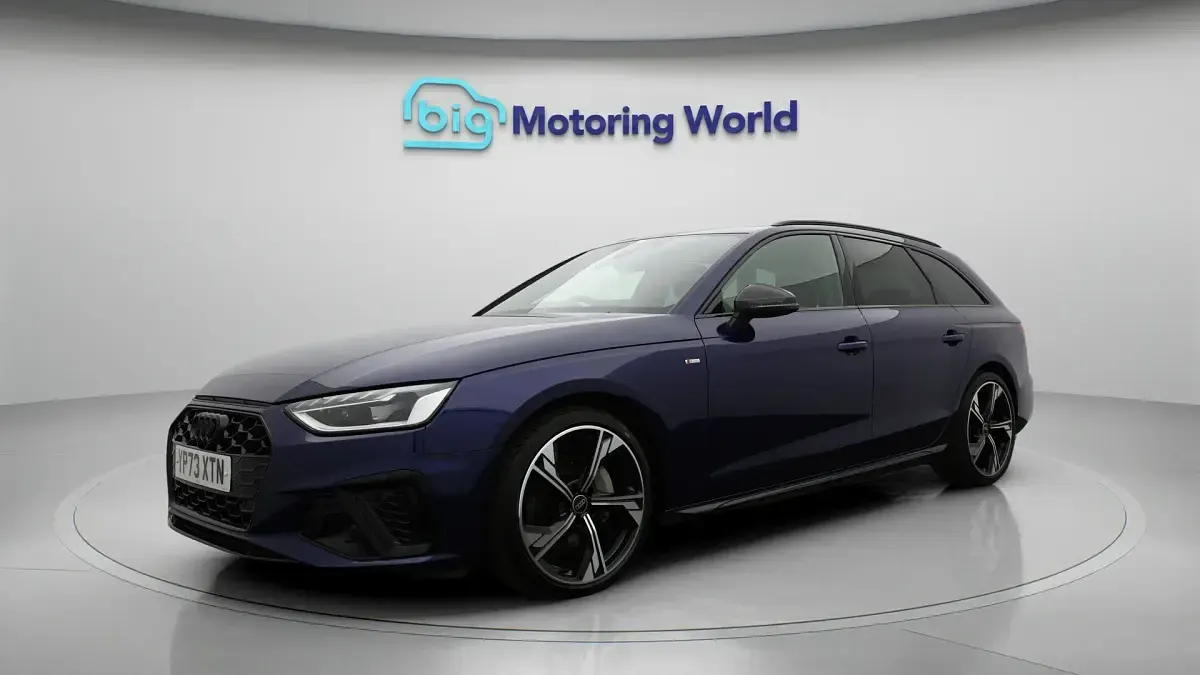 Used Audi A4 Black Edition 201 HP (147 kW) 2023 Blue Estate