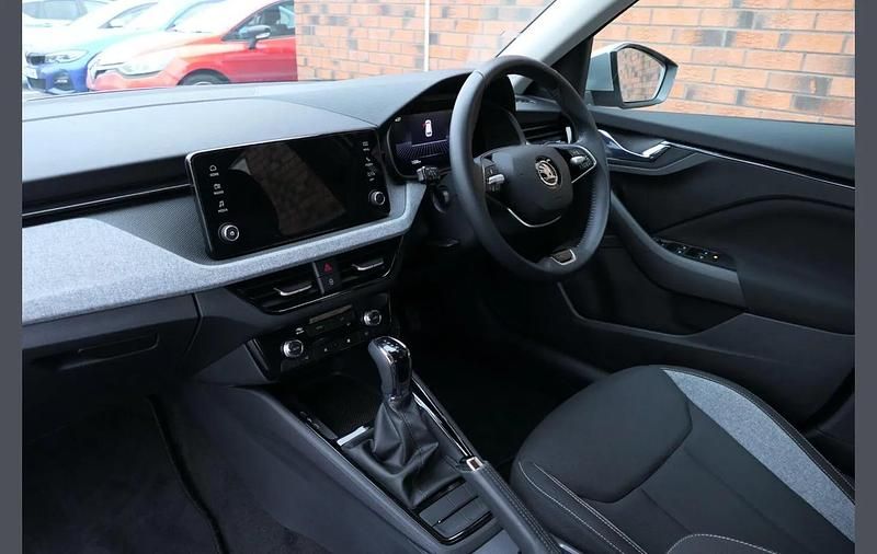 Used Skoda Kamiq SE 147 HP (108 kW) 2024 Brilliant silver metallic SUV