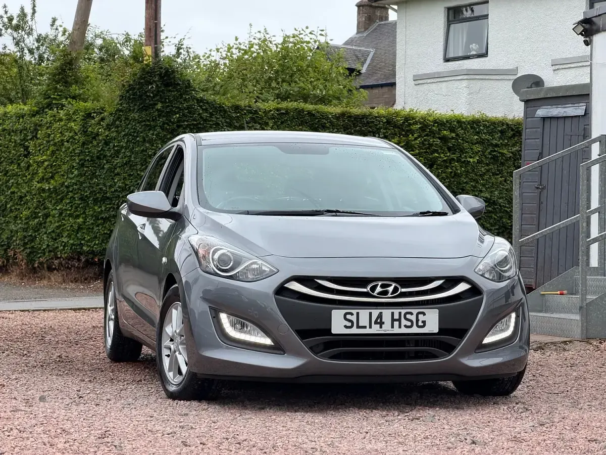Used Hyundai i30 Active 110 HP (80 kW) 2014 Grey Hatchback