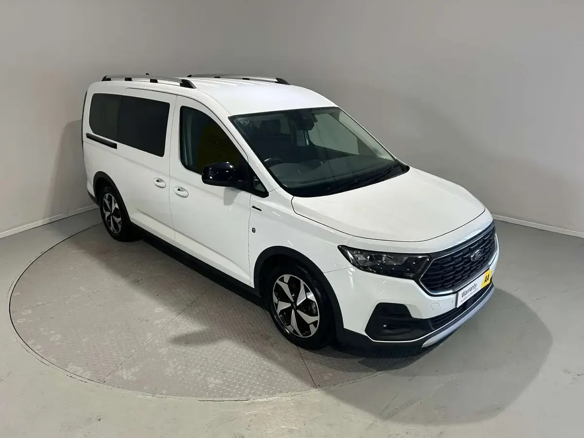 Used Ford Tourneo Connect Active 122 HP (89 kW) 2023 White MPV