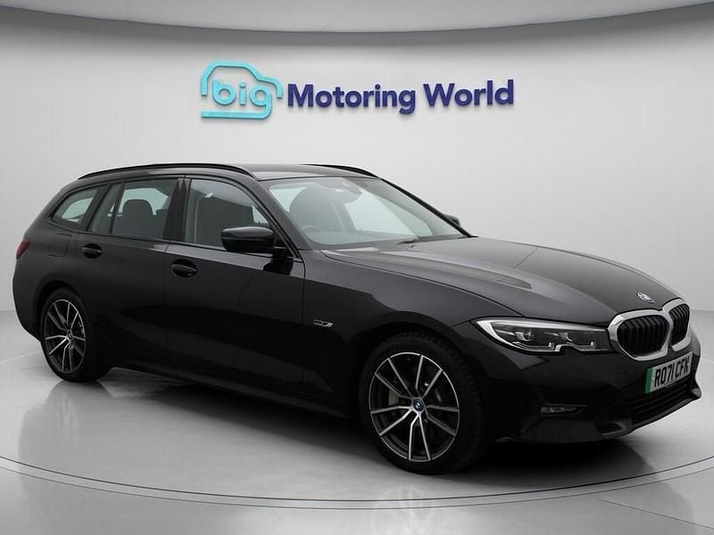 Black Used 2021 BMW 330e Sport Line Estate | £20,000 (Good price) - Image 1/4