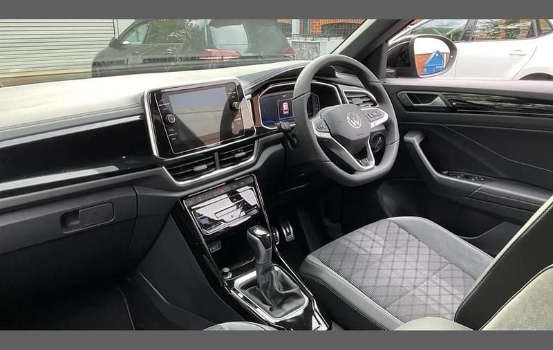 Used VW T-Roc R-line 150 HP (110 kW) 2025 Black SUV