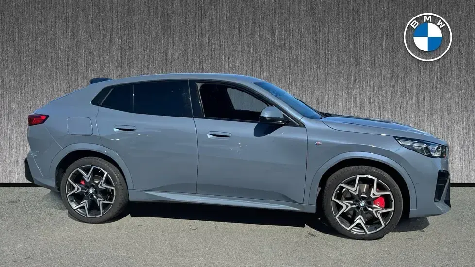 Begagnad BMW X2 M Sport 168 HK (123 kW) 2025 Grå SUV
