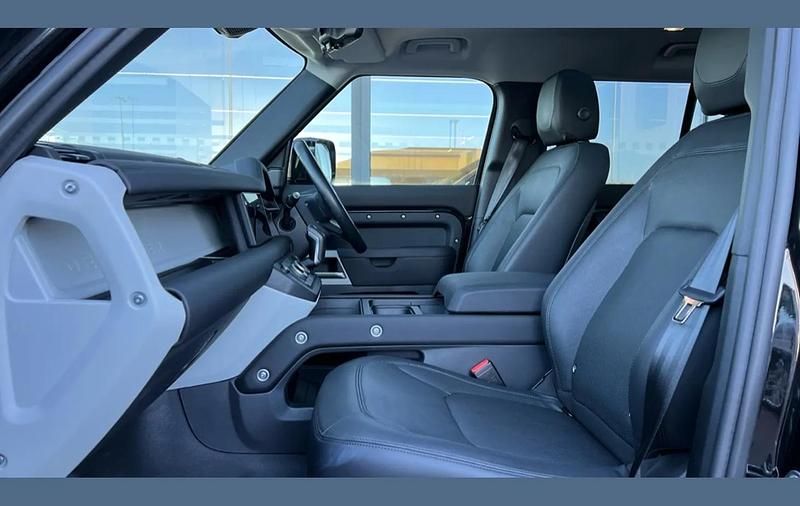Usado Land Rover Defender 249 HP (183 kW) 2024 Preto SUV