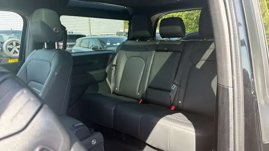 Used Land Rover Defender SE Dynamic 2024 SUV