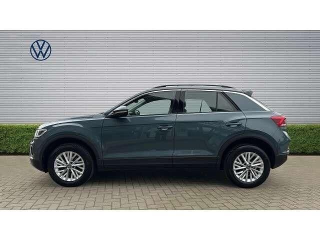 Used VW T-Roc Life 116 HP (85 kW) 2024 Blue SUV