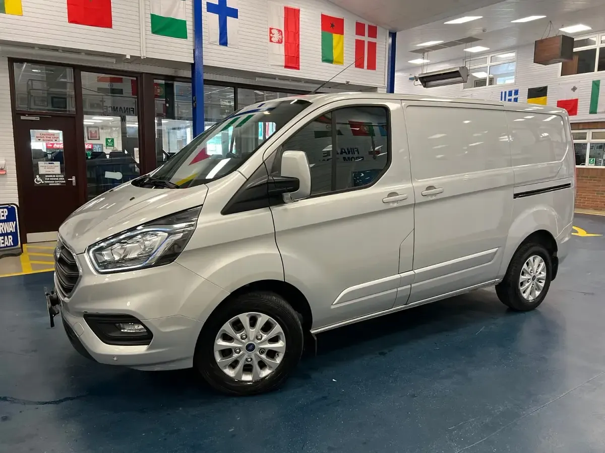 Used Ford Transit Custom Limited 130 HP (95 kW) 2021 Silver Van