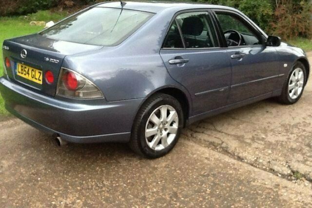 Used 2004 Lexus IS200 Sedan | £2,500 - Image 1/4