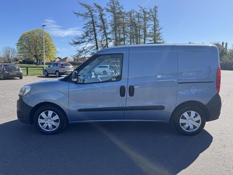 Used Fiat Doblò 95 HP (69 kW) 2016 Blue MPV